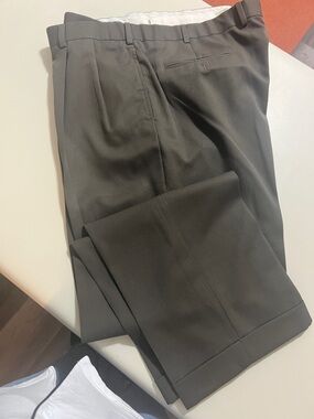 Brooks Brothers Men's Dress Pants in Olive Green